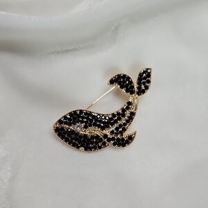 Women's Gold Tone Black Rhinestone Whale  Brooch Retro Style Pin Rhinestone NWOT